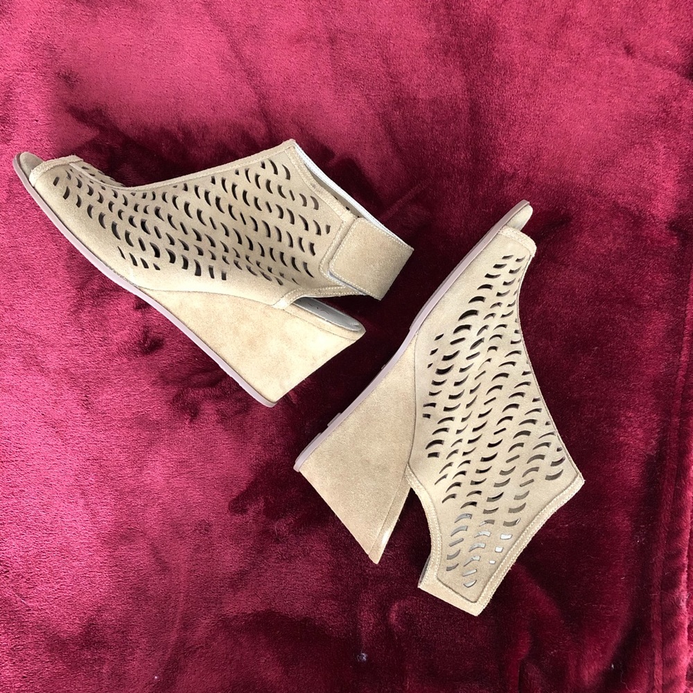 Via Spiga | delsey suede peep toe wedge NWOT - Picture 3 of 7